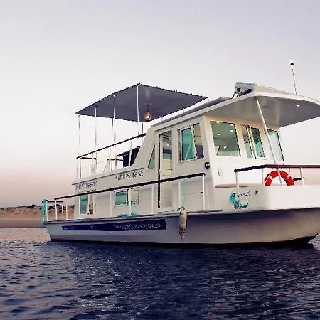 Ilha Da Culatra House-boat Hotel